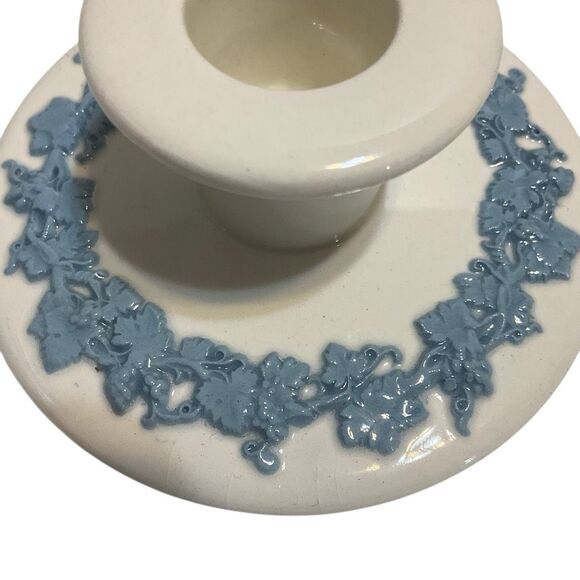 Pair of Vintage Wedgewood Candlestick Holders - Picture 4 of 9